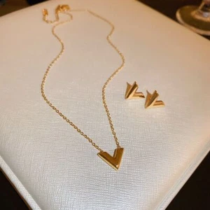 Simple Letter V-shaped Earring Exquisite V-shaped Pendant Necklace Party Gift - Picture 1 of 9