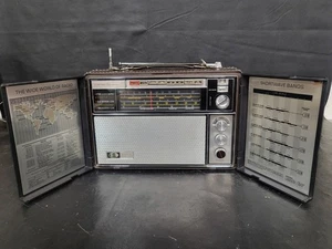Vintage General Electric GE World Monitor Radio P2900A FM AM Shortwave Radio - Picture 1 of 10