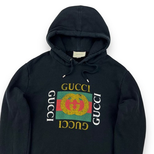 Felpa nera con cappuccio Gucci con logo stampato