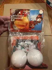 Vintage Walco 1975 Mr. Mrs. Snowman Christmas Sequined Ornament Kit No. 4002 NOS - Picture 1 of 5