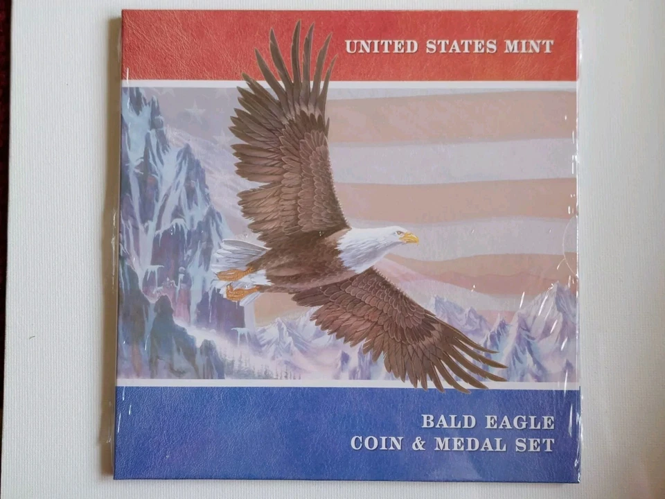 2008 Bald Eagle Coin Medal Set Commemorative Silver Dollar Mint State SEALED - Image 1 of 2