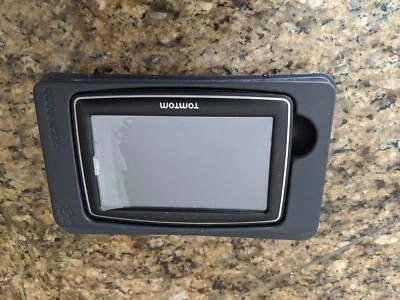 Navegador GPS portátil TomTom XL 340S de 4,3 pulgadas con cargador de coche y paquete de cable USB  Foto 1 de 2