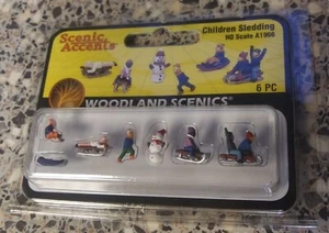 Woodland Scenics Children Sledding Scenic Accents Figure Set HO Scale - A1966 - Picture 1 of 2