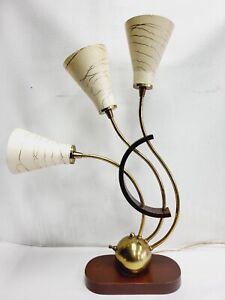VTG MCM MID CENTURY STYLE FIBERGLASS SHADE TEAK BRASS TABLE LAMP PERFECT ATOMIC