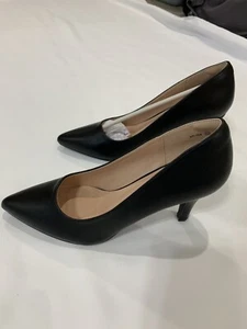 Classic Black Heel Pumps Shoes Women's size 10 Closed Toe Pointed Business Wear - Picture 1 of 12