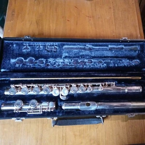 Artley USA 18-0 Flute W/Case. (AA) - Picture 1 of 4
