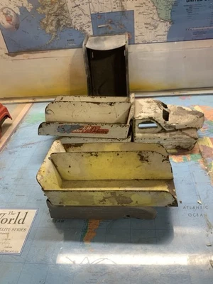 Лот запчастей 1940-е Vintage Buddy L. Запчасти для грузовиков Delivery с дополнительными кроватями. - Изображение 1 из 4