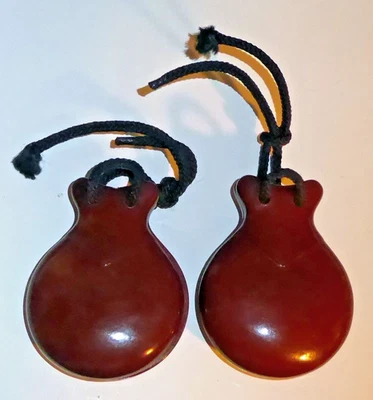 Castañuelas de madera vintage apenas usadas Foto 1 de 4