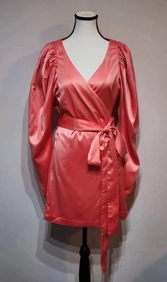 Nuevo con etiquetas Mini Vestido Rotate Number 31 Envolvente Satinado en Concha Rosa Talla US 10 Foto 1 de 4