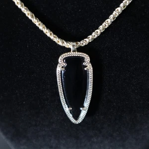 Kendra Scott Shaylee Arrowhead Pendant Necklace Black Gold Tone 30” - Picture 1 of 5