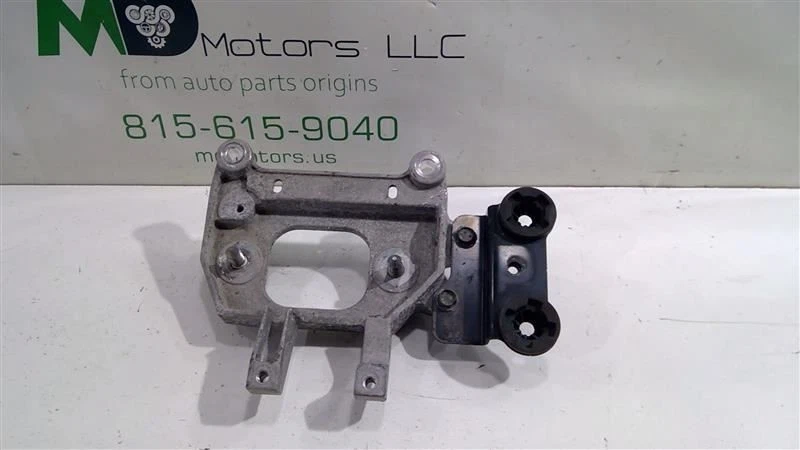 Soporte de montaje del motor lado izquierdo Nissan Versa 2020-2022 OEM 11254-5RA0A Foto 1 de 4