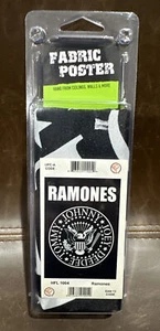 Ramones LOGO Bild Flagge Wandteppich Wand Stoff Poster Konzert 40"x 30" Neu aus altem Lagerbestand selten - Bild 1 von 2