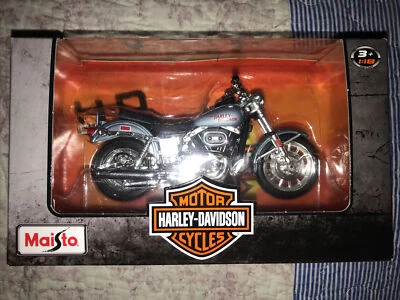 Motocicleta Harley Davidson Maisto escala 1:18 ~NOVA - Imagem 1 de 4