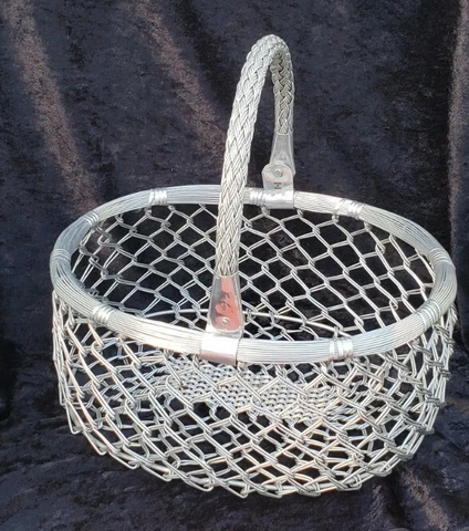 LG Aluminum Metal Woven Basket 13x10x6" with Hinged Handle Vintage India F23 Cover