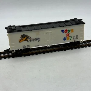 Vintage Life-Like HO Scale Model Train Toys R' Us Box Car Geoffrey Giraffe - Picture 1 of 14