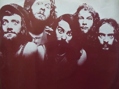 JETHRO TULL - Living In The Past: Hardcover Double LP & Booklet -  Excellent + - Image 1 of 4