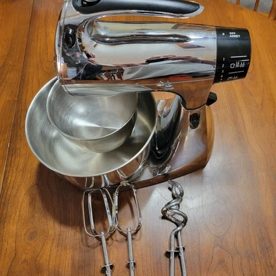 Mixer cromato vintage Sunbeam 12 velocità con ciotole e battitori - Immagine 1 di 4