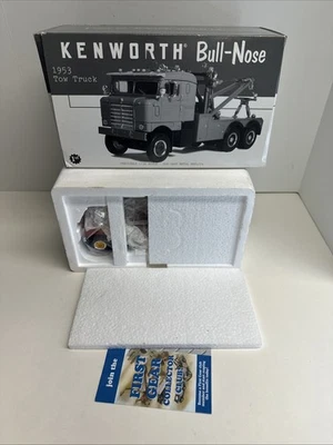 First Gear 53 Kenworth Shell  Bull-Nose Tow Truck 19-2557 - Image 1 of 4