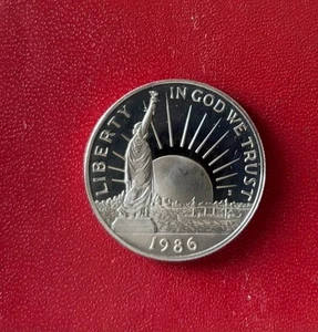 1986-S PROOF STATUE OF LIBERTY COMMEMORATIVE HALF DOLLAR NICE COIN - Picture 1 of 2