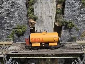 Electrotren Shell Tank Car 1607 HO Scale DC - Picture 1 of 9