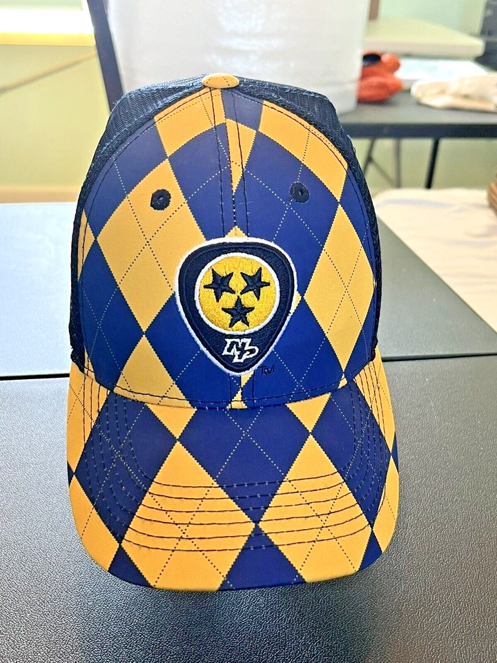 Top Of The World Nashville Predators Argyle sombrero bordado, correa de gancho y bucle Foto 1 de 2