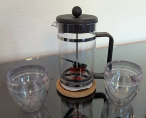 New York Yankees Coffee Set - Bodum Original French Press 32Oz w/ 2 Mugs, Logos! - Picture 1 of 3