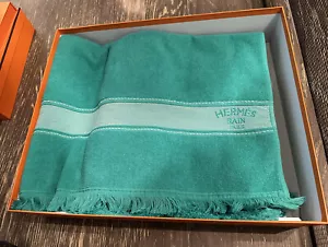 New in Box Hermes Large Model Yachting Beach Towel- Green - Picture 1 of 7