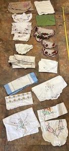 Paquete de 18 paños bandejas vintage bordados a mano ~ piezas centrales ~ manteles (4) - Imagen 1 de 20