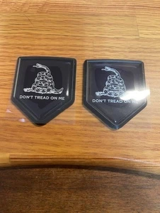 2x Calcomanías Adhesivas Bandera Gadsden Negra Emblema Coche No Me Pises Bandera para Auto - Imagen 1 de 1