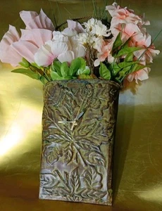 Cesto fioriera in metallo casetta floreale da appendere 18" riutilizzato in orologio - Foto 1 di 10