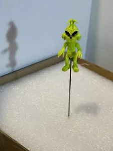 Single The Grinch Bowl Poker/Pipe Cleaner - Picture 1 of 5