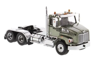 Western Star 4700 SF TANDEM TRACTOR Green 1/50 DIECAST MASTERS 71038 NEW - Picture 1 of 1