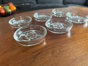Vintage Hazel-Atlas Glass Mid Century Fleur De Lis Glass Coasters Set of 6 - Picture 1 of 8