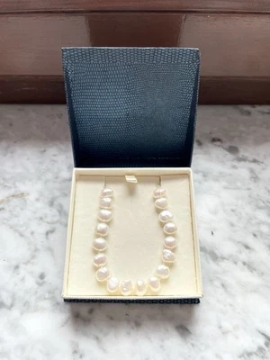 Bracciale in perle d’acqua dolce con chiusura in argento 925. - Immagine 1 di 4