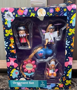 Juego de 5 adornos retirados de los parques de Disney It's A Small World - Imagen 1 de 6