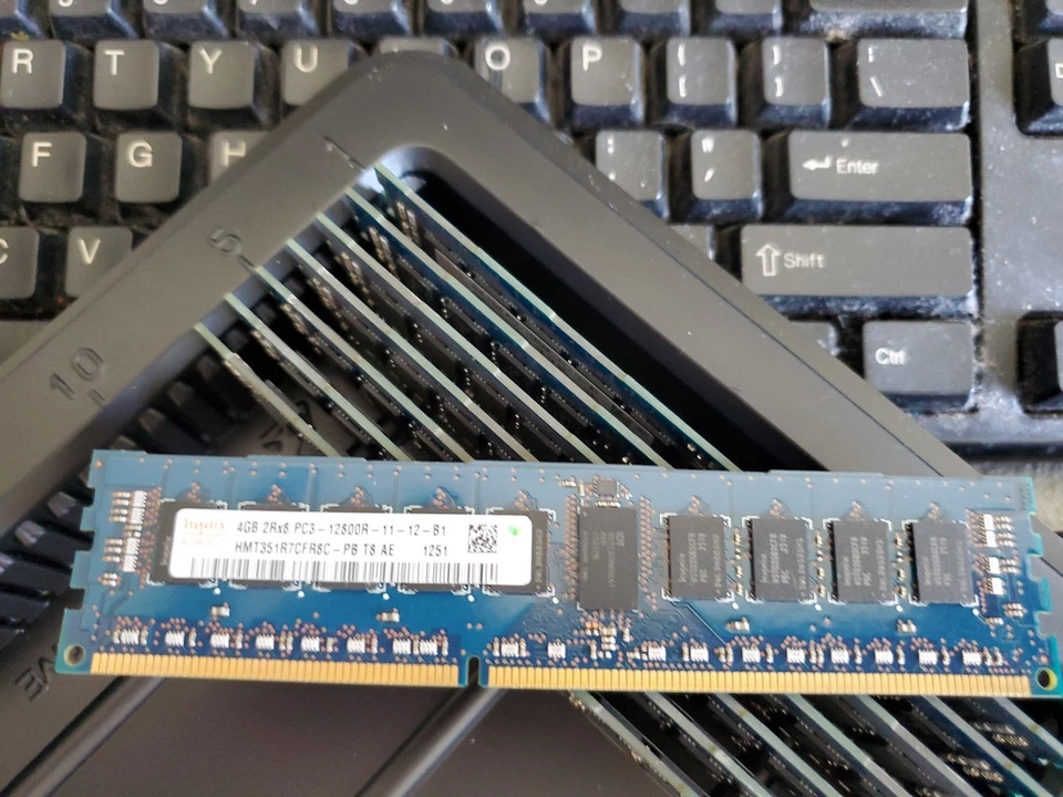 hmt351r7cfr8c 4gb Ddr3 1600 Ecc Server Ram HP440Z - Image 1 of 1