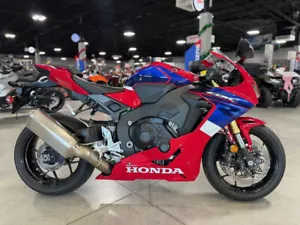 2023 Honda CBR ABS - Picture 1 of 14