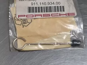 Porsche Plug Fuel Distributor - 911 (1970-83), 924 (1976-85) - 911 110 934 00 - Picture 1 of 6