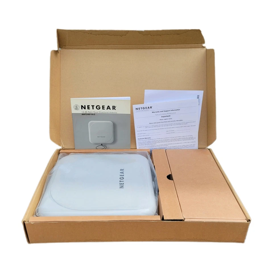 NETGEAR ANT24D18v2 14Dbi Patch Panel Directional Antenna - Image 1 of 4