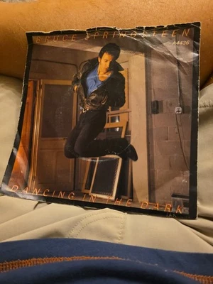  Bruce Springsteen - Dancing In The Dark 7"  VG+ - Image 1 of 2