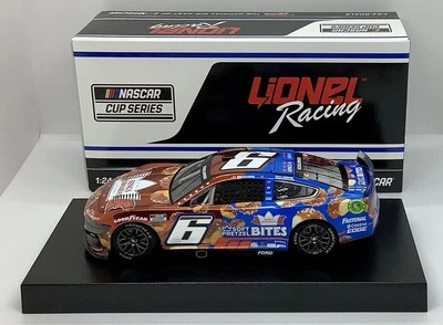 2024 1/24 #6 Brad Keselowski King’s Hawaiian Soft Pretzel - CC - Mustang 1 de 48 Foto 1 de 4