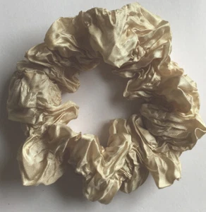 An Ivory Crinkle Satin Fabric Hair Scrunchie Bobble - Picture 1 of 1