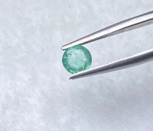 0.60 CTS, EMERALD, ROUND CUT, 5.6 X 3 MM, NICE GREEN COLOR, PERFECT RINGSTONE - Bild 1 von 4