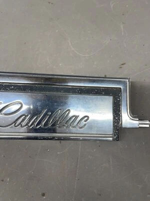 1977 - 1979 凯迪拉克 Deville Fleetwood 格栅罩头板装饰成型烧烤架 — 第 1/4 张图片