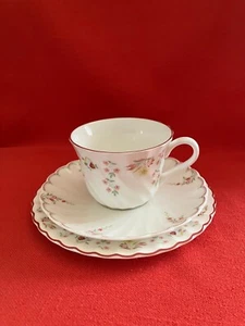 Vintage Wedgwood tea trio, mixed patterns "Charlotte" & "Pink Garland" - Picture 1 of 4