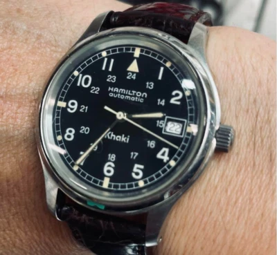 Reloj automático para hombre Hamilton Khaki Field 9721B esfera negra día de JP Foto 1 de 4