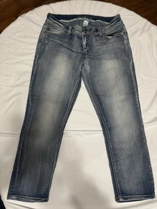 Maurices Premium Straight Leg Embellish Pockets Women's Jeans Size 9/10 Cropped - Picture 1 of 6