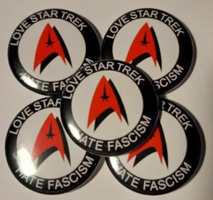 1x Love Startrek Hate Fascism Button Punk Gegen Nazis 161 FCK NZS GNWP Antifa - Foto 1 di 1