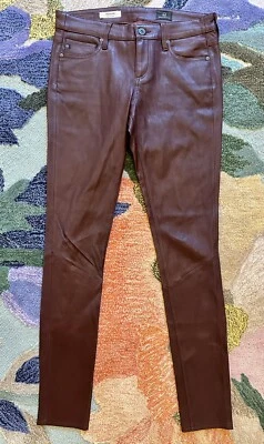 NUEVO AG The Legging Pantalones de Cuero Geniune Súper Ajustados REALES Púrpura Vino Talla 27 Foto 1 de 3