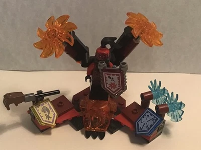  Minifigura LEGO Nexo Knights #70338 Ultimate General Magmar  Foto 1 de 3